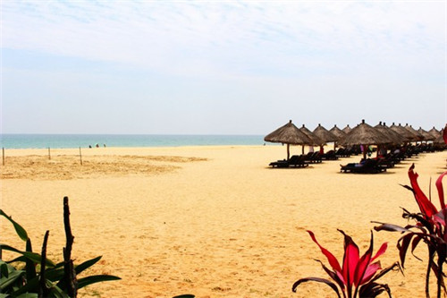 加盟赵小国麻辣烫成本会不会太高，赵小国麻辣烫值得加盟吗