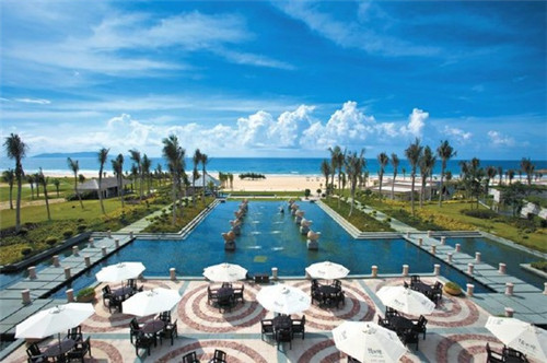 村里有个铁姑娘是什么歌（村里有个姑娘叫小芳原唱歌曲）