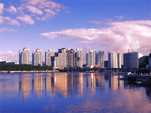 加盟余一手串串香在雷波县开店需要注意些什，在雷波县加盟串串香店排名哪家强